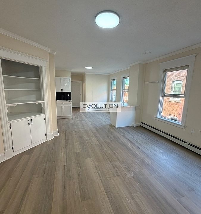 1st image of 906 Park St #3E