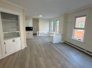 906 Park St #3E, Hartford, CT 06106