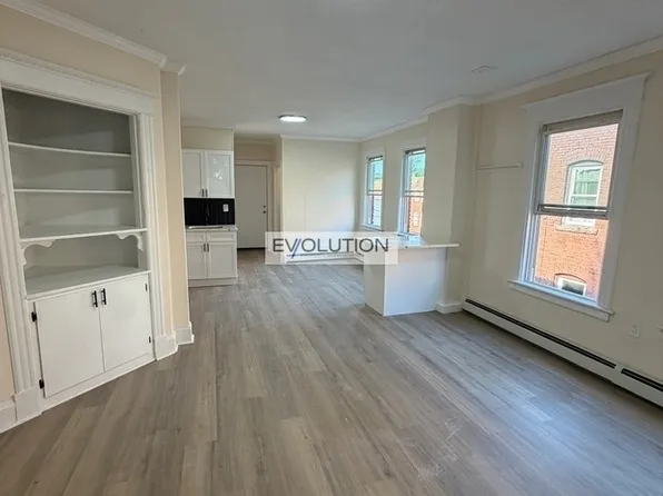 906 Park St, Hartford, CT