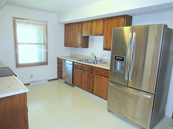 4th image of 4401 E Cambridge Ct