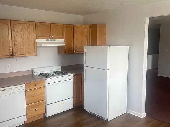 2nd image of 569 Greenfield Ave