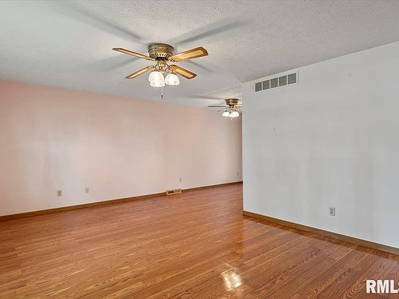 4th image of 400 E Lynwood Dr