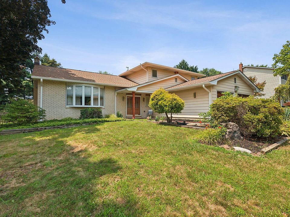 1st image of 88 Tudor Dr