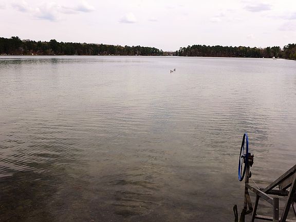 5th image of E1169 Round Lake Dr