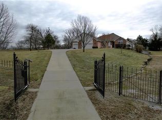 30245 W 83rd St, De Soto, KS 66018