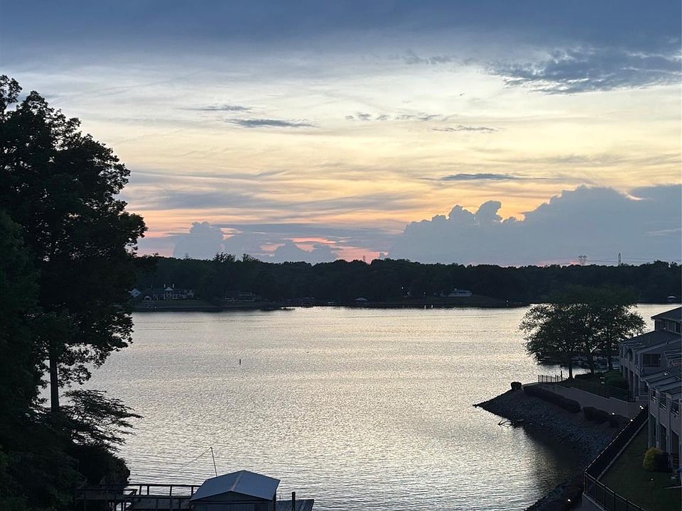 1st image of 14608 Waterside Dr