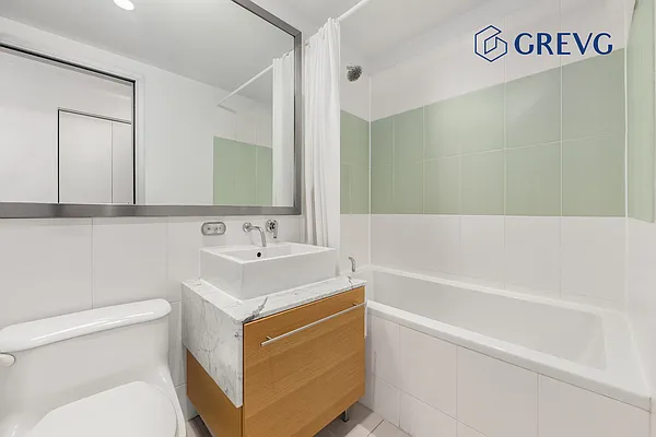 Rented by Global Real Estate Ventures Group LLC | media 7