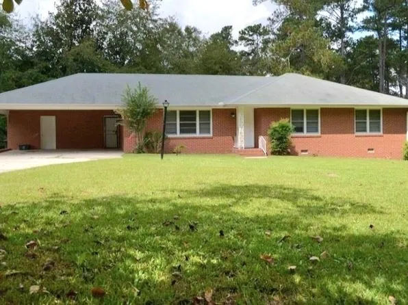 101 Pine Crest Dr, Byron, GA 31008