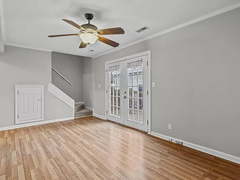 631 Bashford Rd — Photo 1