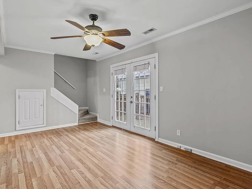 1st image of 631 Bashford Rd