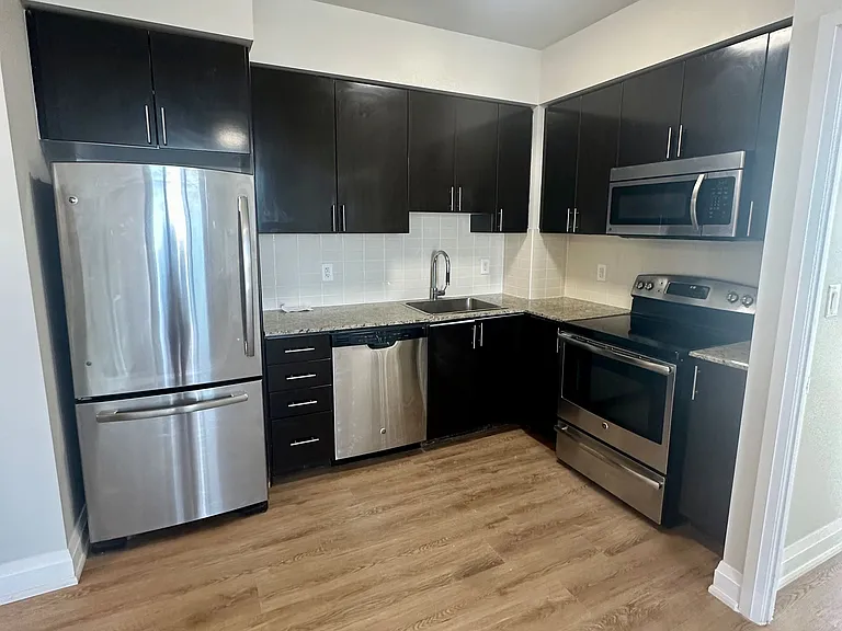 7171 Yonge St #2815 — Photo 4
