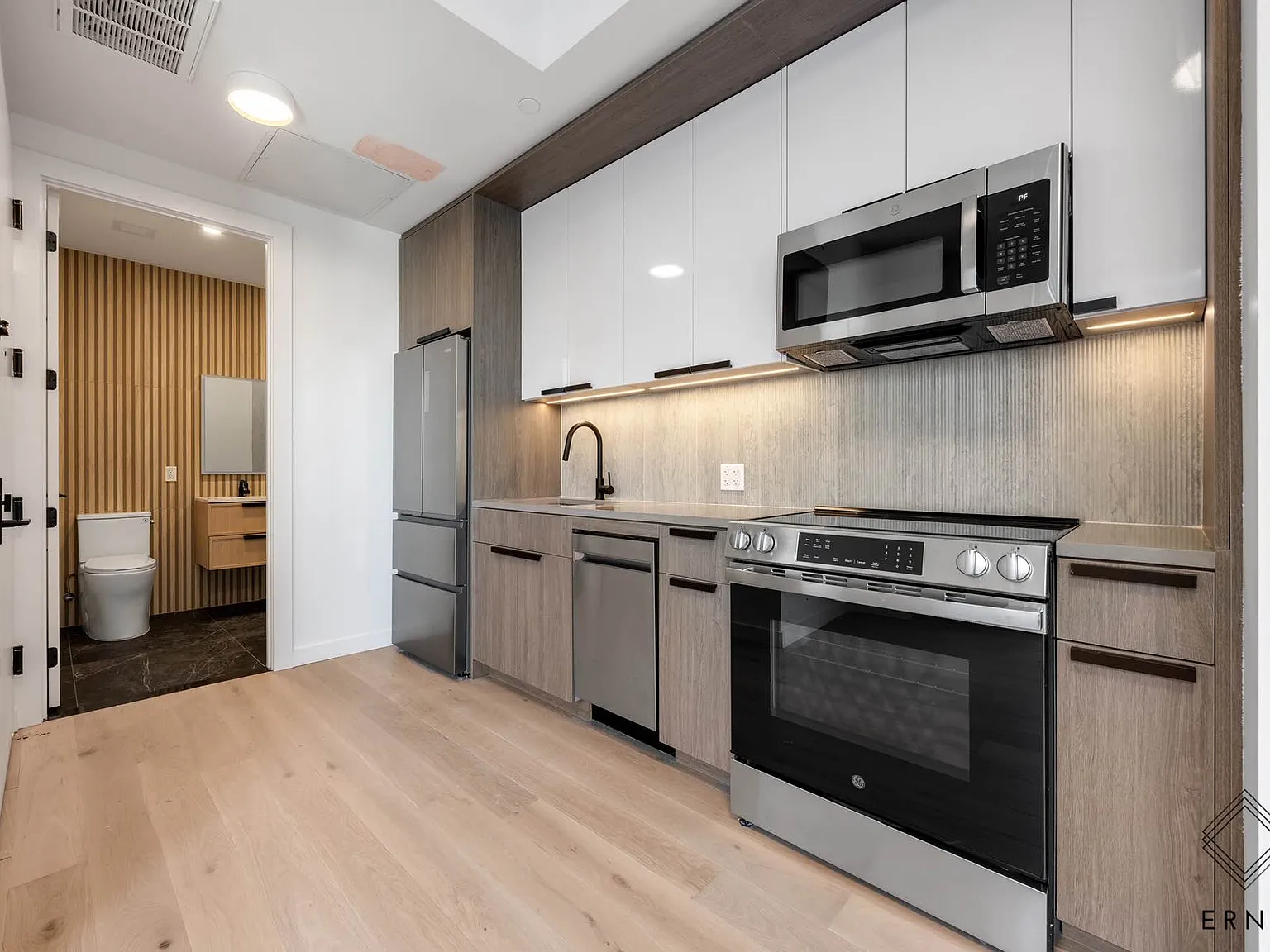 1211 Fulton Street — Photo 2