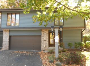 7032 Windward Hills Dr #4, Brecksville, OH 44141