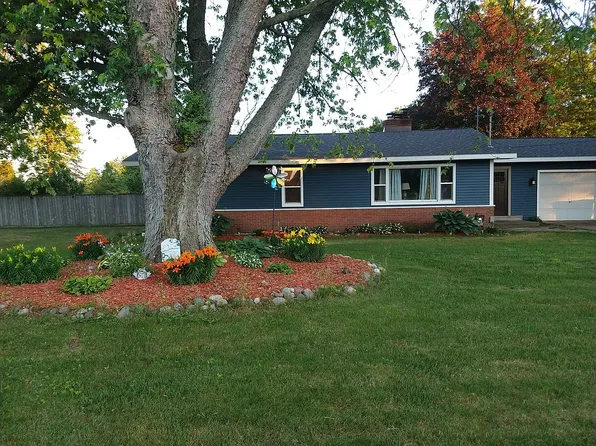 556 Thirteen Mile Rd NW, Sparta, MI 49345