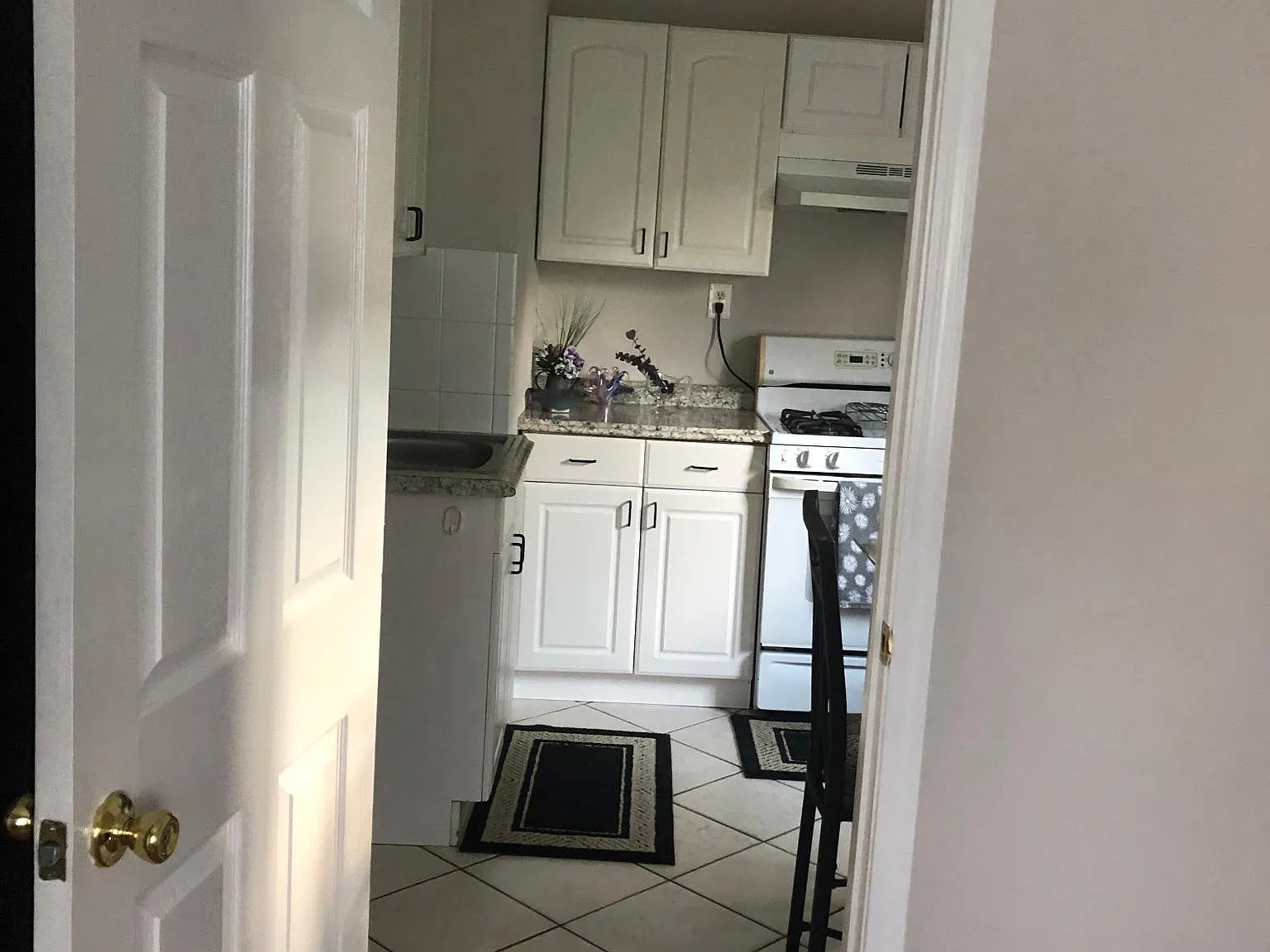 1 bed, $1,100 — Photo 2