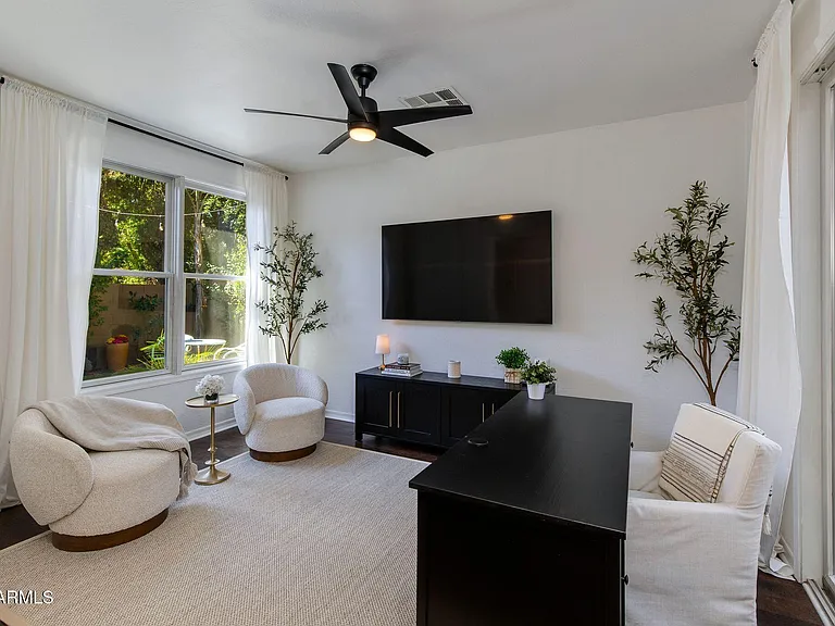 904 E Mead Dr — Photo 14