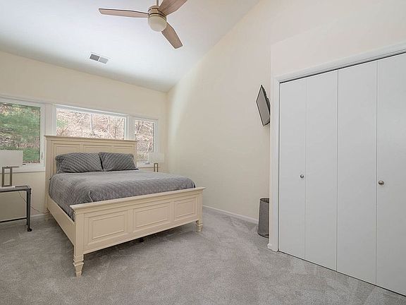 4th image of 41 Mount Kemble Ave APT 403