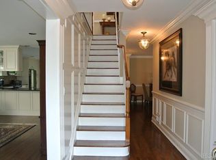 2 Beaver Lndg, Harrison, NY 10528
