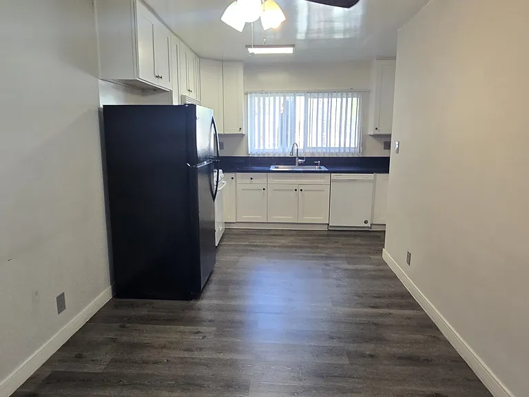 4954 Hazeltine Ave. — Photo 8