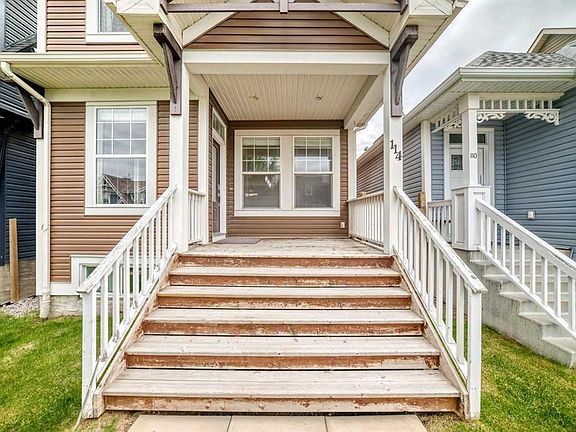 2nd image of 114 N Auburn Bay Cres SE