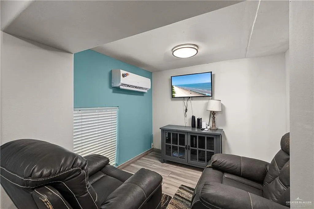 2 bed, 1.0 bath, 800 sqft, $2,000 — Photo 4