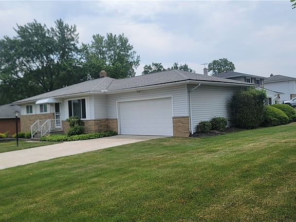 3rd image of 25770 Cambridge Dr