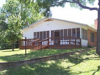 1st image of 533 N Shorewood Dr