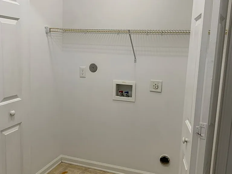 6943 Newbury Way — Photo 14