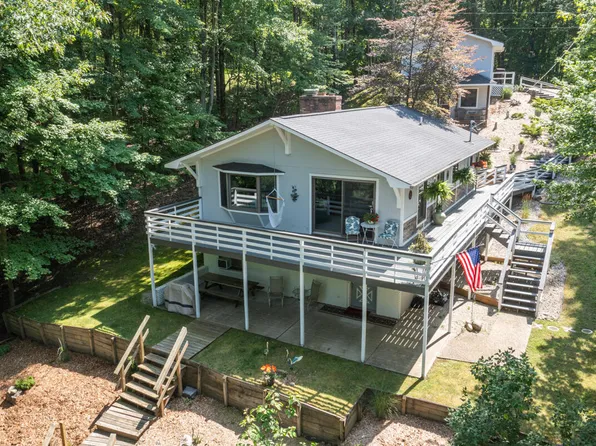 9650 Pere Marquette Dr, Stanwood, MI 49346
