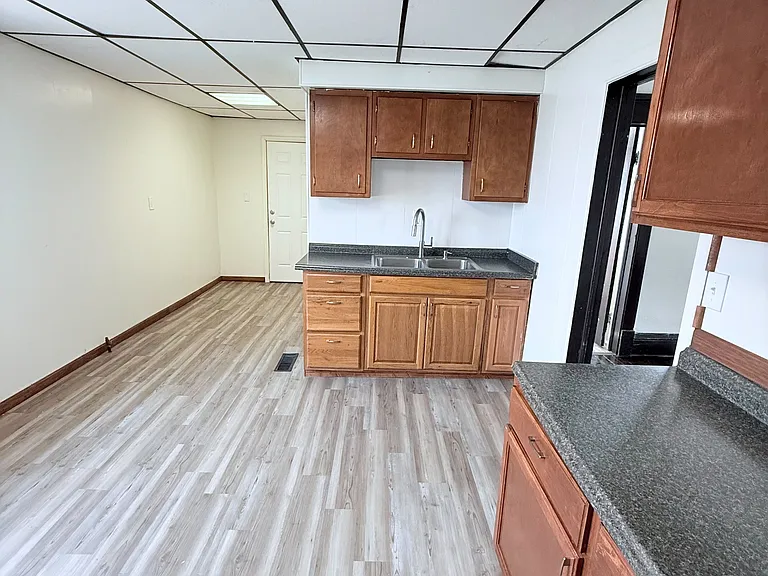 563 Cedar Ave — Photo 3