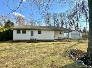 3756 Elmhill Dr, Pinckney, MI 48169