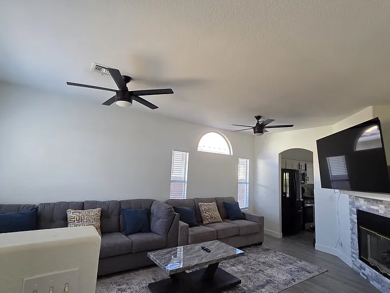 Silver Lantern Dr — Photo 2