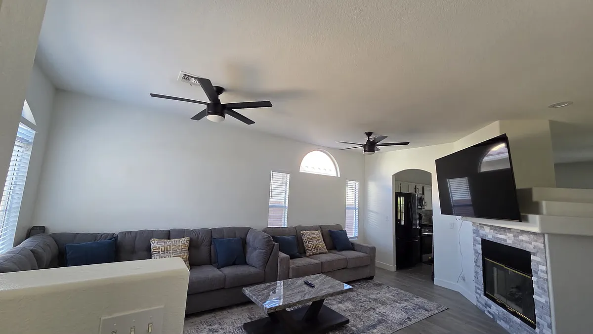 Building Photo - 3524 Silver Lantern Dr