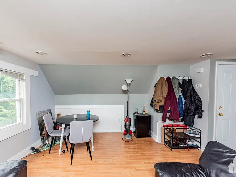 1332 W Barry Ave #3 — Photo 8