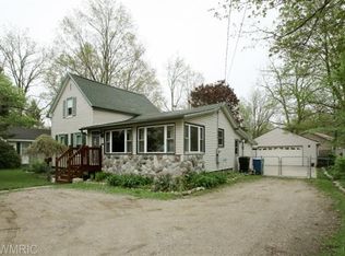 526 N Main St, Plainwell, MI 49080