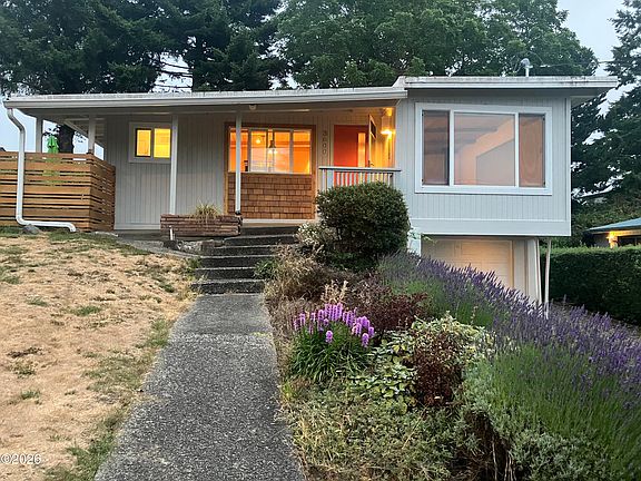 4th image of 3600 NE Johns Loop