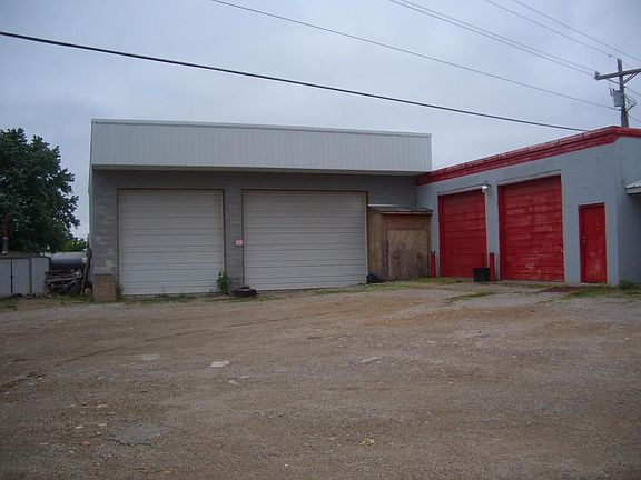3rd image of 280 Prock Cir