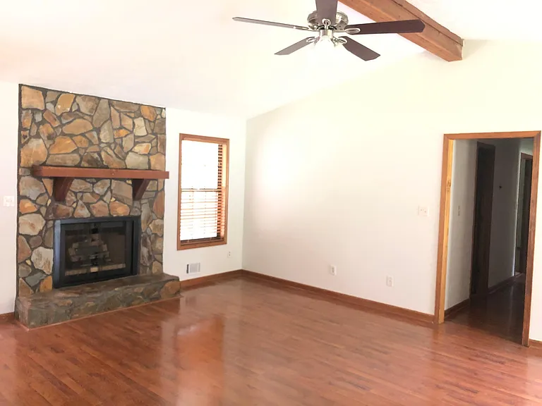 329 Harris Oaks — Photo 11