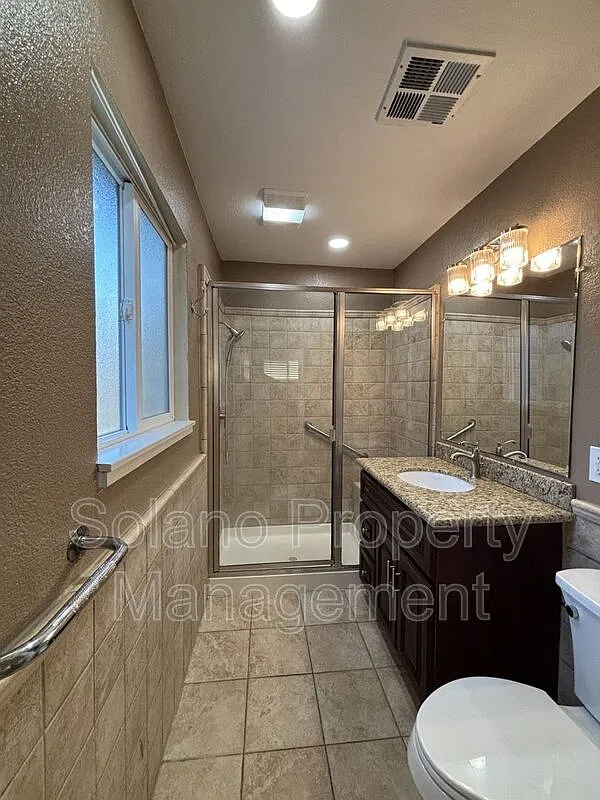 3 bed, 2.0 bath, 1152 sqft, $2,950 — Photo 4