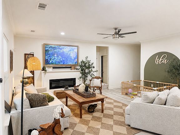 4th image of 2421 Creek Dr