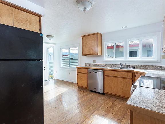 4th image of 404 N Washington Ave
