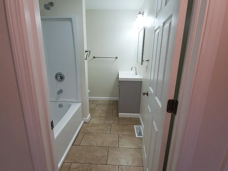 72 Juniper Rdg #A — Photo 23
