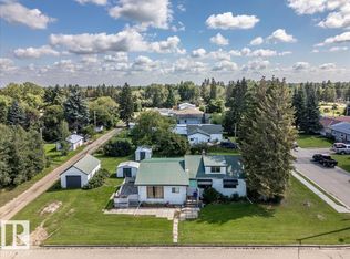 5032 & 5036 53rd Ave, Warburg, AB T0C2T0