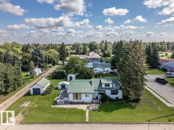 5032 & 5036 53rd Ave, Warburg, AB T0C 2T0