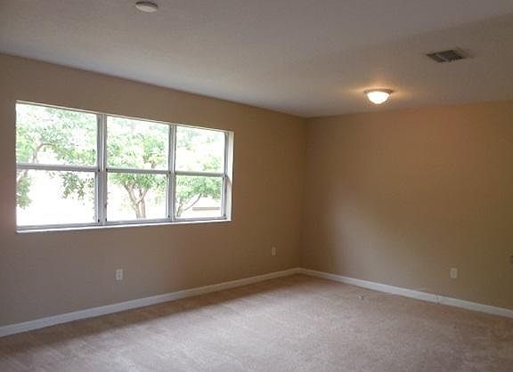 LIVING./DINING ROOM