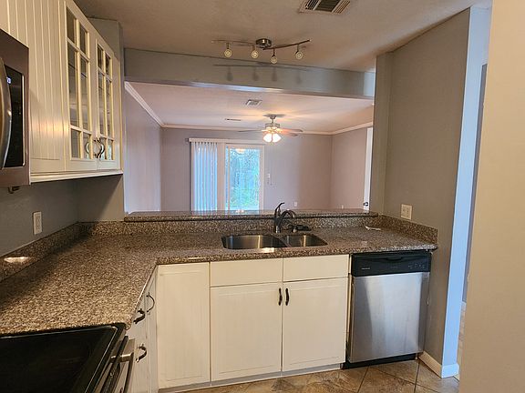 2nd image of 2743 Ocean Dr APT B