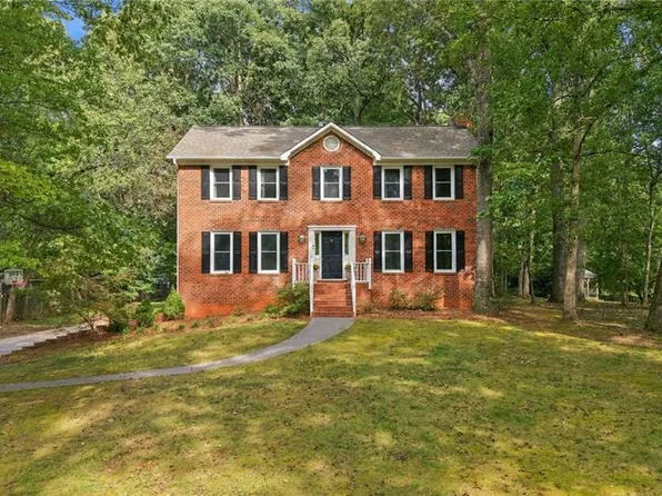 483 Buckhurst Dr, Kernersville, NC 27284