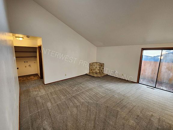 2nd image of 16304 SW Bridle Hills Dr