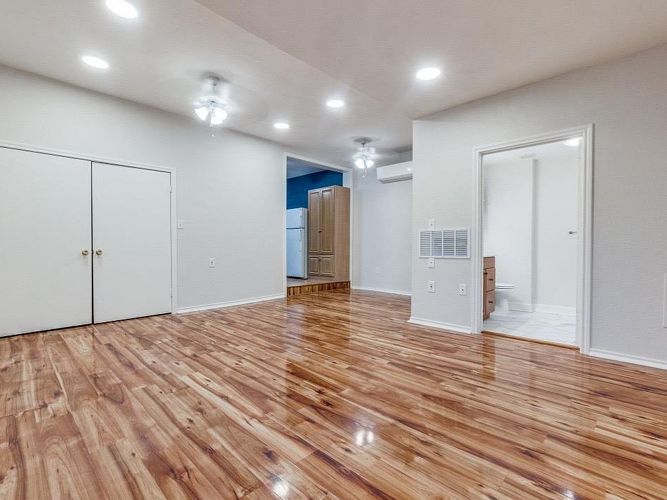 1st image of 1112 Kings Hwy #1