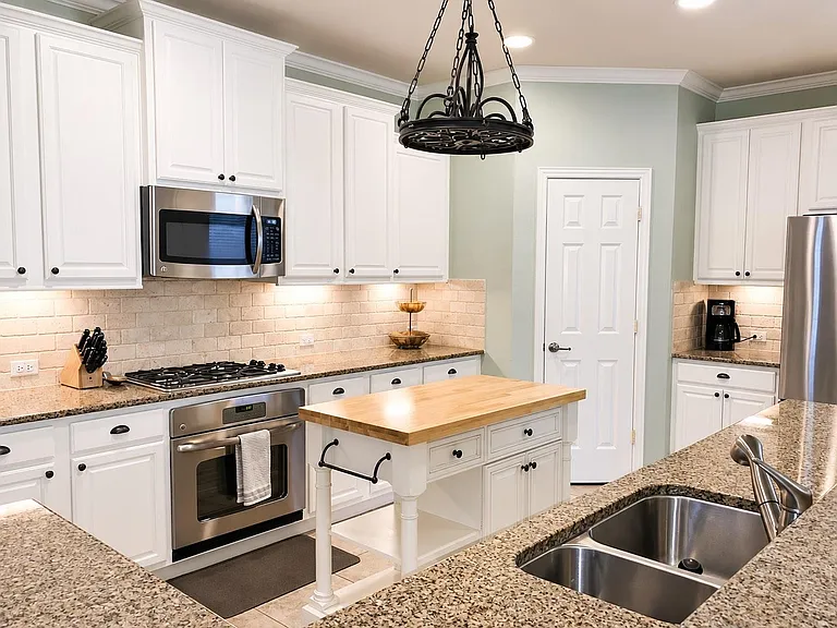 705 Rolling Brook Ln — Photo 5